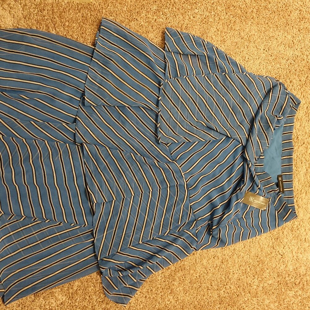 Women's blue ruffle skirt. Size 14. NWT.